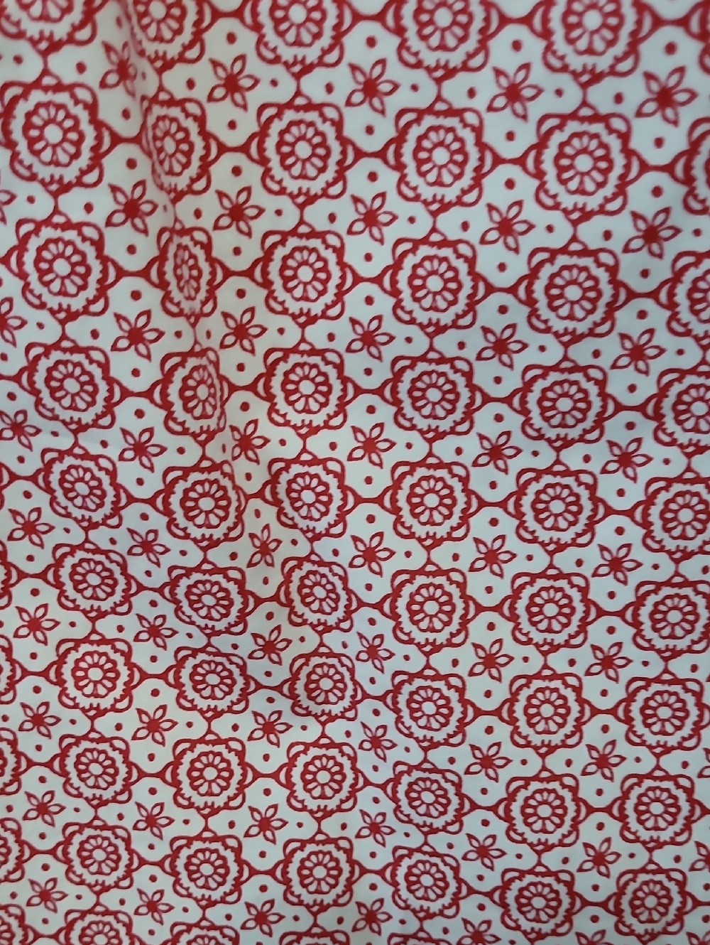 3/$25 Red And White Gap Skirt - Picture 3 of 6